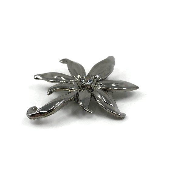 Vintage Silver Tone Poinsettia Brooch - Picture 2 of 7